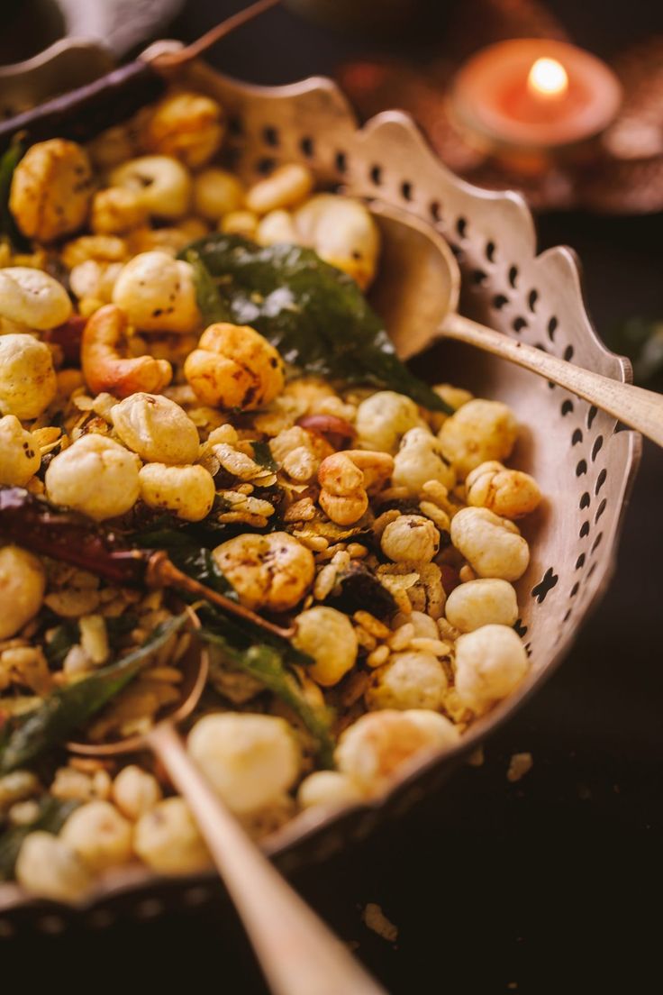 Crunchy Delights: Recipes for Munching Bliss with Makhana